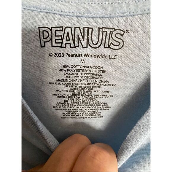 Peanuts, snoopy, NWT short sleeve, blue graphic, T-shirt, size medium - Picture 5 of 5